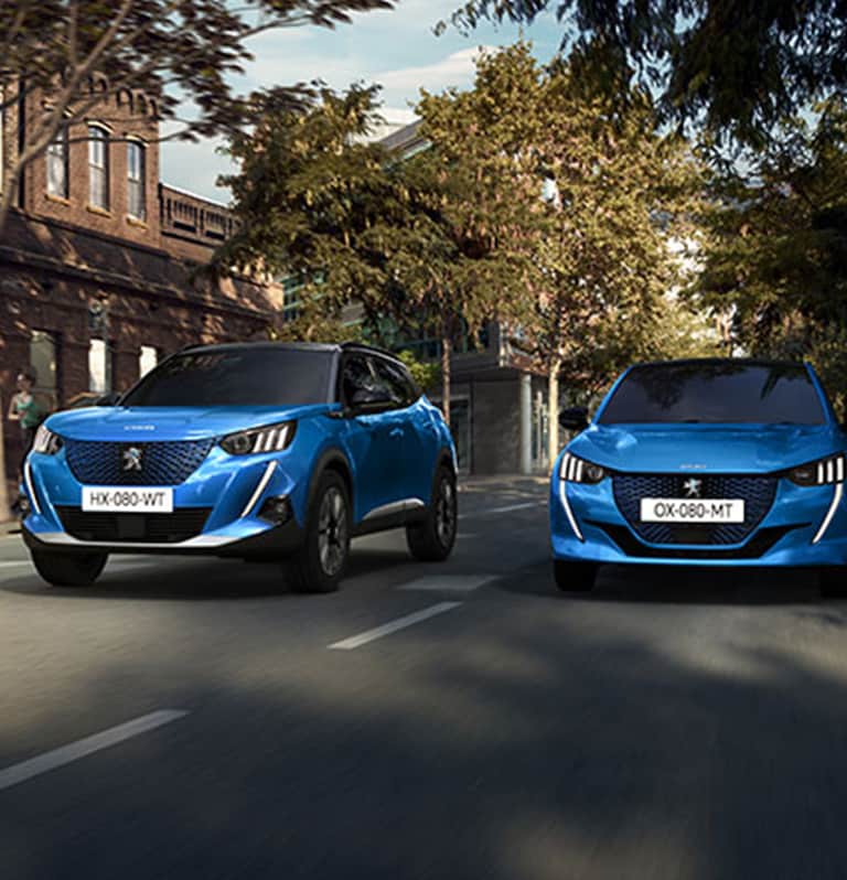 PEUGEOT e-208 charging in town