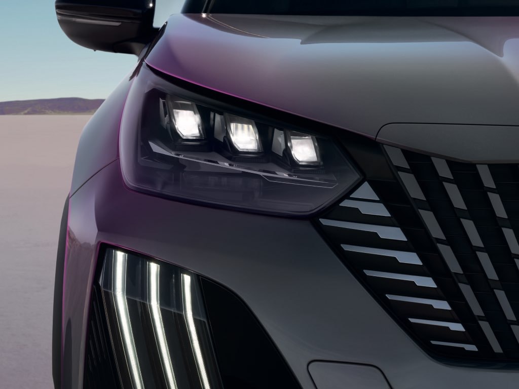 PEUGEOT E-2008 LED front lights