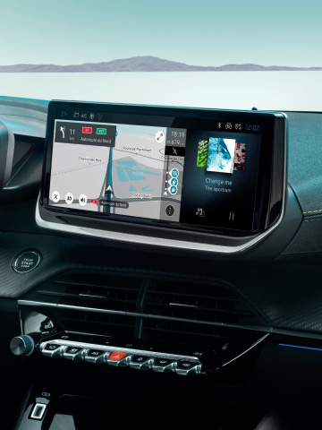 PEUGEOT E-208 with 10'' touch screen