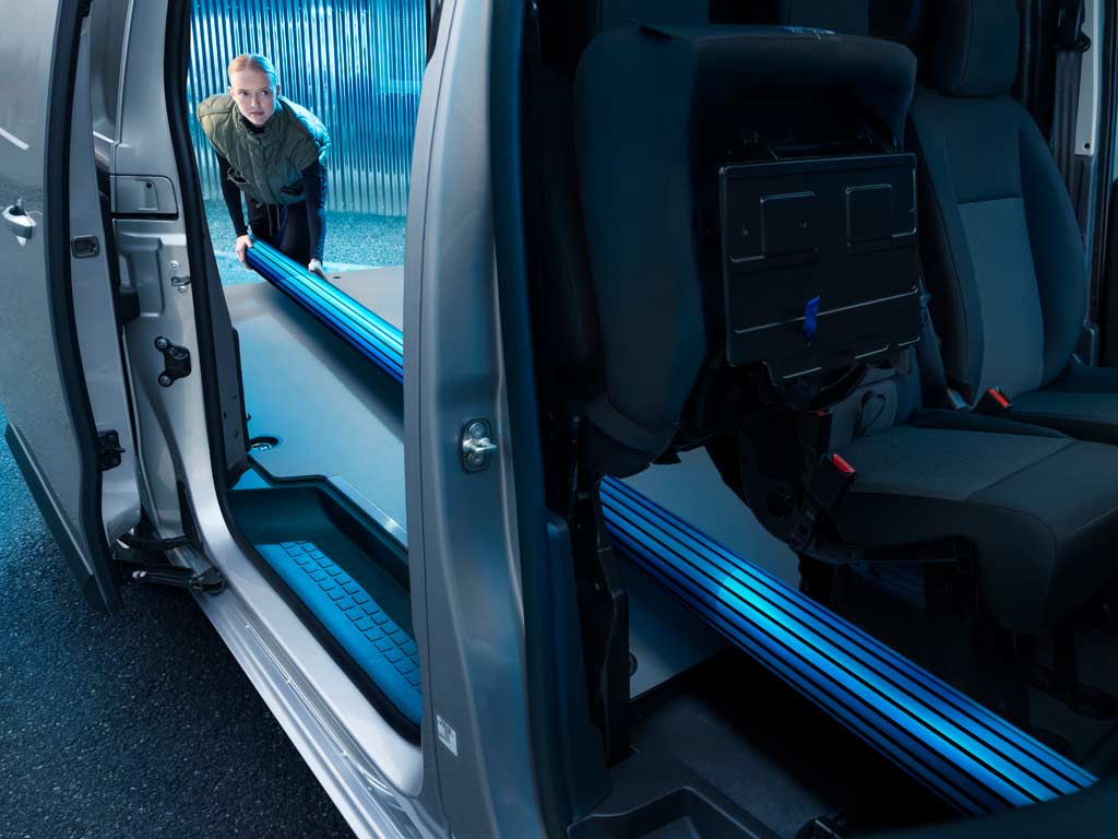 PEUGEOT EXPERT modular volumes
