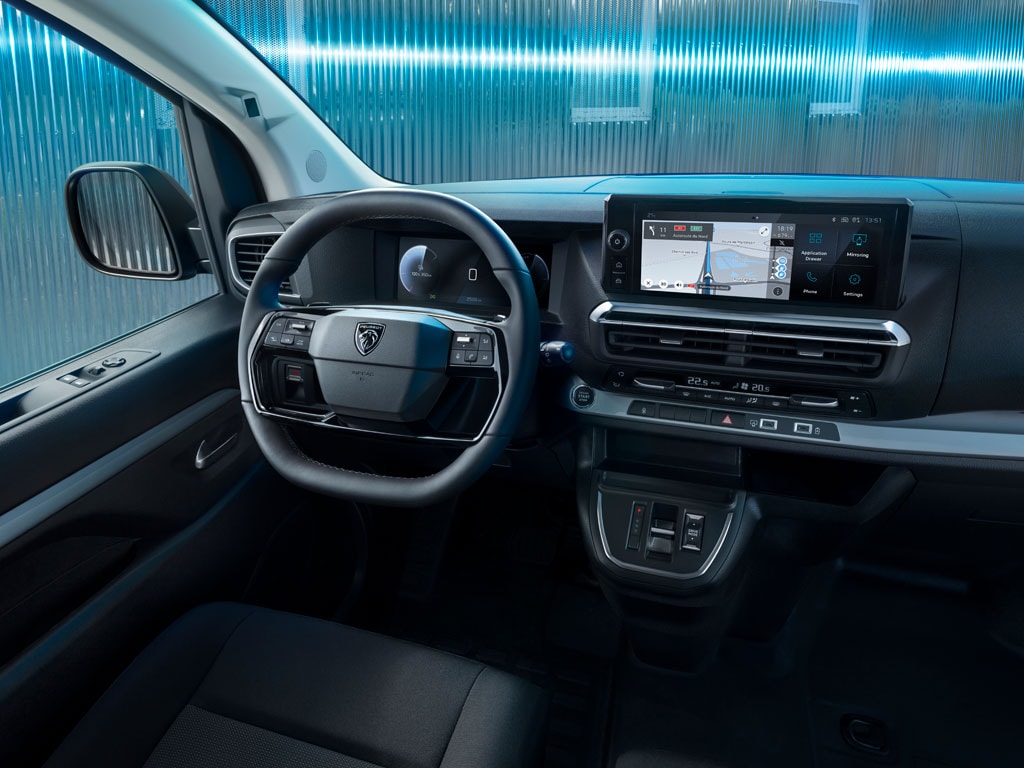 PEUGEOT EXPERT driving station