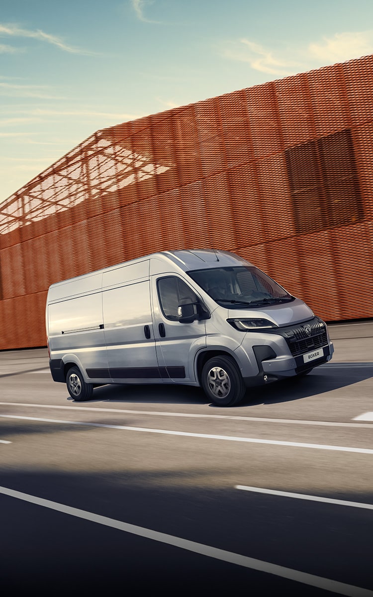 PEUGEOT BOXER rear view